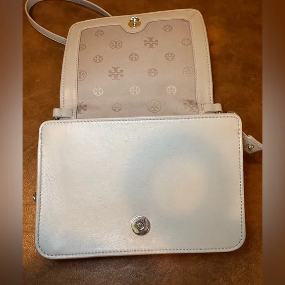 EUC Tory Burch Grey Crossbody Bag with Chain Strap. - Picture 8 of 16